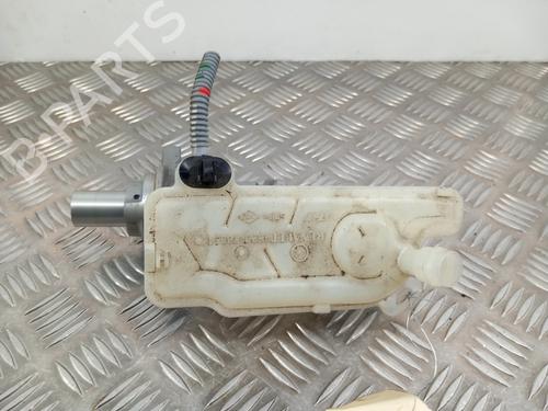 Used Brake master cylinder RENAULT SCÉNIC IV (J9_) 1.5 dCi 110 (110 hp) 28744428