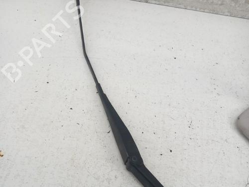 Used Front windshield wiper arm FORD FIESTA VI (CB1, CCN) 1.4 TDCi (68 hp) 28765647
