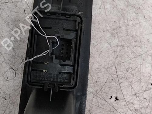 Used Right rear window switch Right rear window switch RENAULT GRAND SCÉNIC III (JZ0/1_) 1.9 dCi (JZ0J, JZ0N, JZ1K, JZ1S) (131 hp) 28789630 28789630