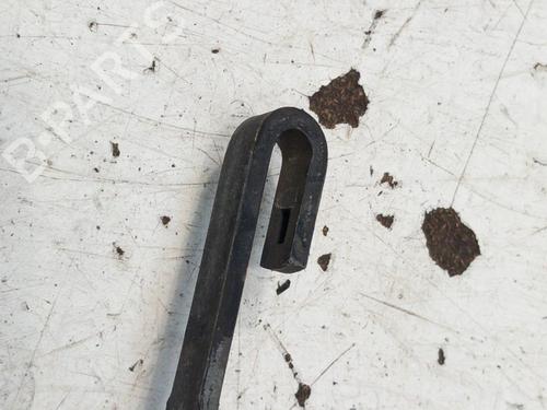 Used Front windshield wiper arm HYUNDAI GETZ (TB) 1.5 CRDi (88 hp) 28777926