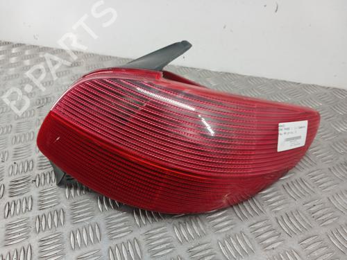 Feu arrière droit PEUGEOT 206 Hatchback (2A/C) 1.1 i (60 hp) 30354283