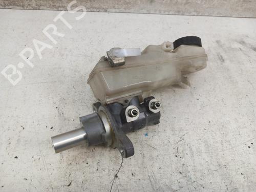 Used Brake master cylinder TOYOTA AURIS (_E15_) 1.6 (ZRE151_, ZRE151R) (124 hp) 28734561