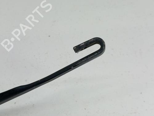 Front windshield wiper arm ALFA ROMEO 147 (937_) 1.6 16V T.SPARK (937.AXA1A, 937.AXB1A, 937.BXB1A) | BP28773704C143 