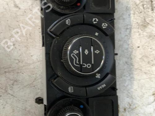 Used Climate control PEUGEOT 5008 (0U_, 0E_) 1.6 HDi (110 hp) 28762745