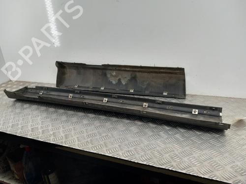 Used Right sideskirt Right sideskirt 36913787 36913787