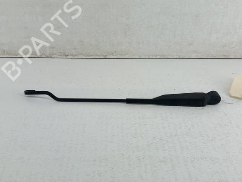 Used Front windshield wiper arm RENAULT CLIO I (B/C57_, 5/357_) 1.2 (B/C/S57A, B/C57S, 5/357F, 5/357J, 5/357L, 5/357R) (58 hp) 28762037