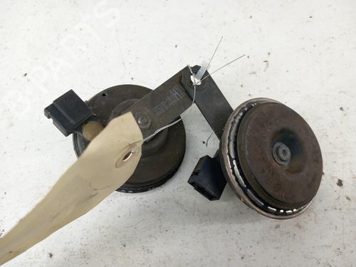 Used Horn Horn SUZUKI GRAND VITARA II (JT, TE, TD) 1.9 DDiS All-wheel Drive (JT419, TD44, JB419WD, JB419XD,... (129 hp) 28782710 28782710