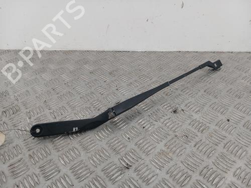Used Front windshield wiper arm VW POLO IV (9N_, 9A_) 1.4 TDI (70 hp) 31928817