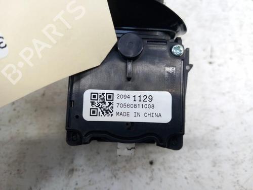 switch-opel-corsa-e-x15-2014-28740395 main image