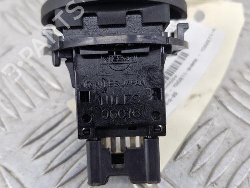 Used Warning switch Warning switch NISSAN X-TRAIL I (T30) 2.2 Di 4x4 (114 hp) 40031780 40031780
