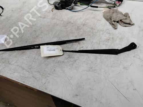 Used Front windshield wiper arm HYUNDAI GETZ (TB) 1.1 (67 hp) 28790081
