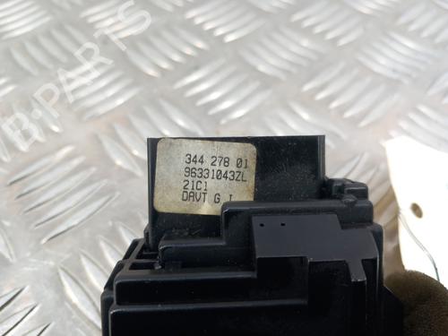 Steering column stalk PEUGEOT 206 Hatchback (2A/C) 2.0 HDI 90 | BP28781893I23