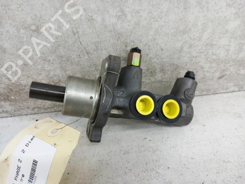 Used Brake master cylinder BMW 3 (E46) 320 d (150 hp) 28744143