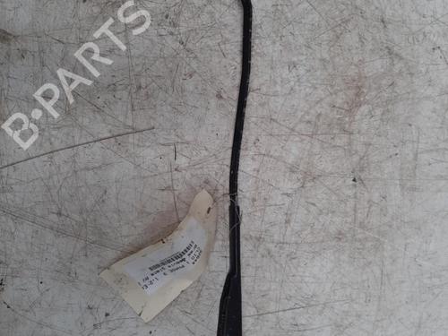 Used Front windshield wiper arm RENAULT CLIO I (B/C57_, 5/357_) 1.2 (5/357Y, 5/357K) (58 hp) 28752708