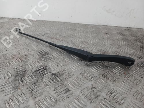 Used Front windshield wiper arm DACIA SANDERO 1.4 (BS0C, BS0A, BS0G, BS1F, BS0E) (75 hp) 32302350
