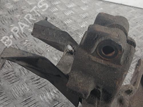 Used Right front steering knuckle Right front steering knuckle PEUGEOT 206 CC (2D) 1.6 16V (2DNFUF, 2DNFUR) (109 hp) 31340175 31340175