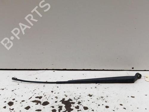 Used Front windshield wiper arm TOYOTA YARIS (_P1_) 1.4 D-4D (NLP10_, NLP10R) (75 hp) 28793576