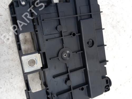 Used Fuse box Fuse box PEUGEOT 207 (WA_, WC_) 1.4 16V (95 hp) 28738405 28738405