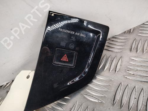 Used Warning switch VW POLO VI (AW1, BZ1, AE1) 1.0 TSI (95 hp) 28737280