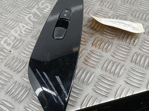 Used Right front window switch NISSAN LEAF (ZE0) Electric (109 hp) 31064552