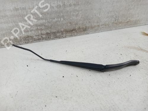 Used Front windshield wiper arm RENAULT MEGANE IV Grandtour (K9A/M/N_) 1.5 Blue dCi 115 (K9A6) (116 hp) 28738160