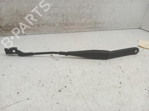 Used Front windshield wiper arm FORD FIESTA VI (CB1, CCN) 1.4 TDCi (70 hp) 28780971