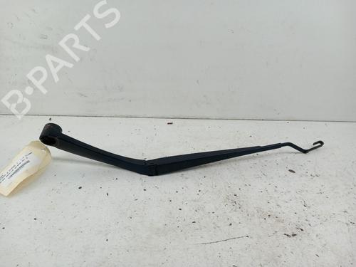 Used Front windshield wiper arm HYUNDAI TUCSON (TL, TLE) 1.7 CRDi (116 hp) 28780529