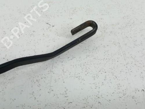 Used Front windshield wiper arm HYUNDAI TUCSON (JM) 2.0 CRDi All-wheel Drive (113 hp) 28768898