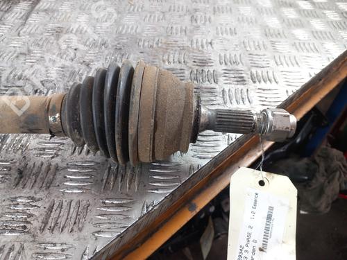 Used Right front driveshaft Right front driveshaft CITROËN C3 III (SX) 1.2 PureTech 82 (83 hp) 28742899 28742899