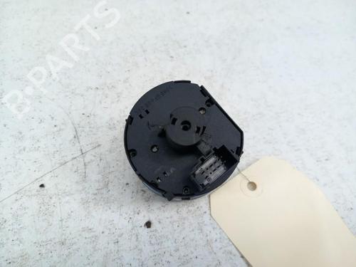 Used Headlight switch VW GOLF VII (5G1, BQ1, BE1, BE2) 1.2 TSI (105 hp) 28740874