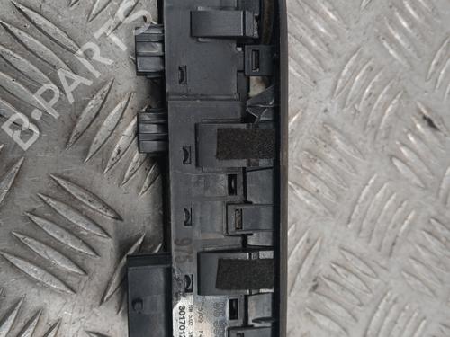Used Left front window switch Left front window switch CITROËN C5 III (RD_) 2.0 HDi 140 (RDRHF8, RDRHFA, RDRHA8, RDRHAJ) (140 hp) 31966990 31966990