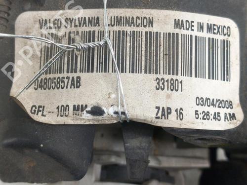 Used Left front fog light CHRYSLER GRAND VOYAGER V (RT) 2.8 CRD (163 hp) 28761647