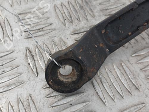 front-windshield-wiper-arm-nissan-almera-ii-hatchback-n16-2000-32029681 main image