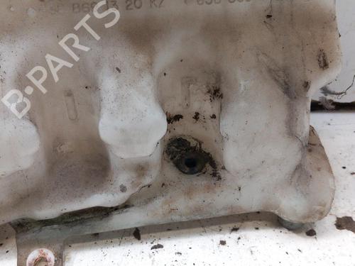 Used Windscreen washer tank MERCEDES-BENZ VITO Van (W638) 112 CDI 2.2 (638.094) (122 hp) 28766375