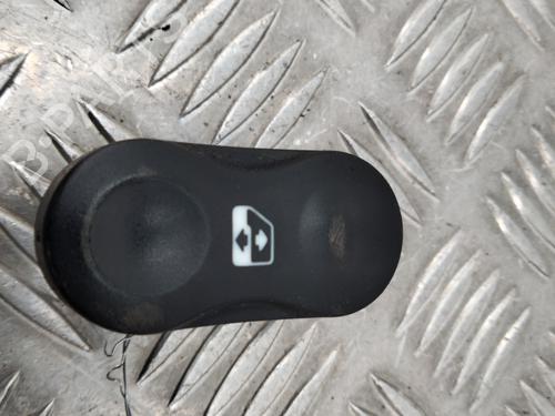 Used Left front window switch DACIA SANDERO 1.2 16V (75 hp) 28756709
