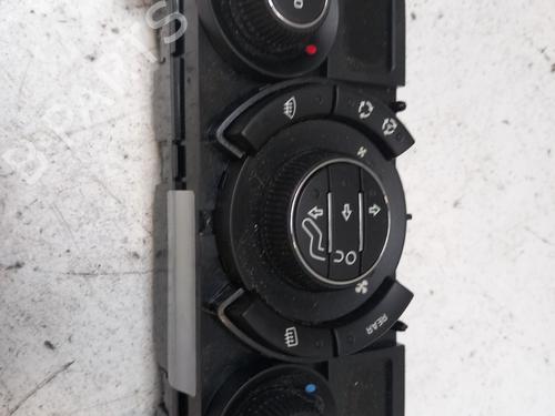 Used Climate control PEUGEOT 5008 (0U_, 0E_) 1.6 HDi (114 hp) 28737667