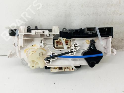climate-control-toyota-yaris-_p1_-1999-2000-2001-2002-2003-2004-2005-28788118 main image