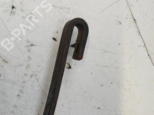 Used Front windshield wiper arm KIA RIO II (JB) 1.4 16V (97 hp) 28756410