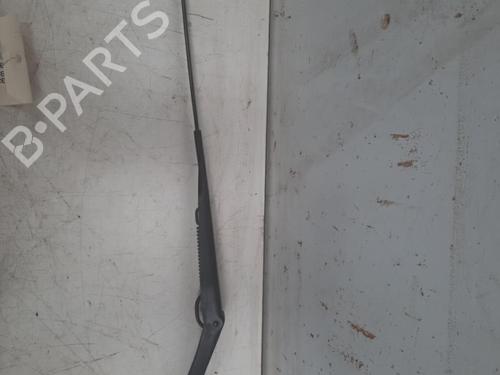 front-windshield-wiper-arm-dacia-duster-hs_-2010-2011-2012-2013-2014-2015-2016-2017-2018-36424605 main image