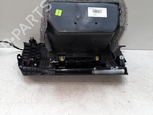 Used Glove box VOLVO C30 (533) D2 (115 hp) 28759736