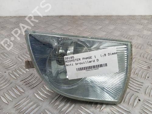 Used Right front fog light Right front fog light SKODA ROOMSTER (5J7) 1.9 TDI (105 hp) 28742553 28742553