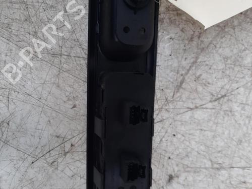 Used Left front window switch Left front window switch PEUGEOT 407 (6D_) 2.0 HDi 135 (6DRHRH, 6DRHRE, 6DRHRG, 6DRHRJ) (136 hp) 28790286 28790286