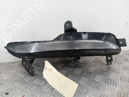 left-daytime-light-renault-megane-iv-hatchback-b9amn_-2015-34375128 main image