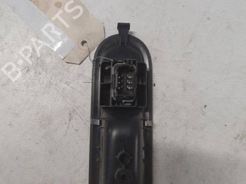 Used Right front window switch RENAULT TWINGO II (CN0_) 1.2 16V (CN04, CN0B) (75 hp) 28754186