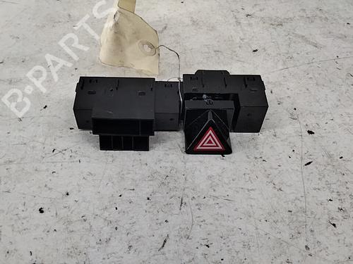 Used Warning switch HYUNDAI TUCSON (TL, TLE) 1.7 CRDi (116 hp) 28737487
