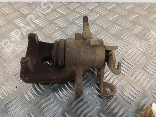 Venstre bremsecaliper bak ALFA ROMEO 147 (937_) 1.9 JTDM 8V (937.AXD1A, 937.AXU1A, 937.BXU1A) (120 hp) 28782602