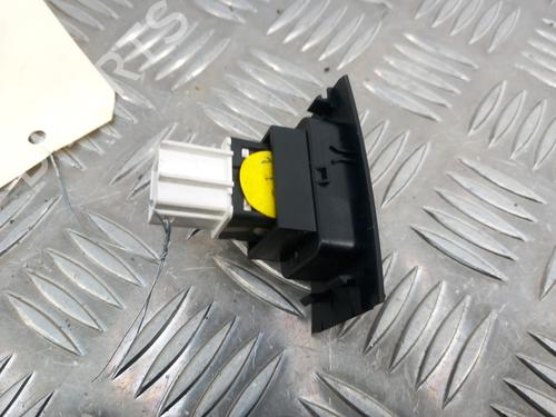 Warning switch VW JETTA IV (162, 163, AV3, AV2) 1.6 TDI | BP28744667I22 - Image 2