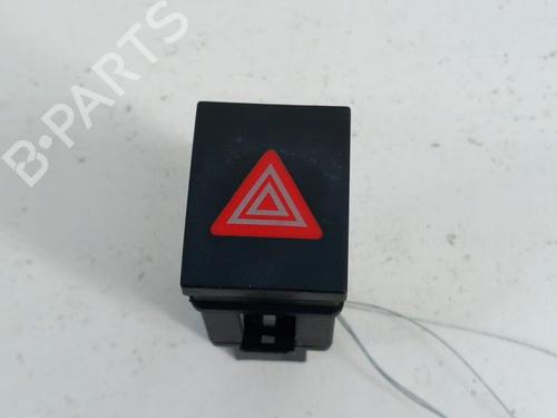 Used Warning switch VW POLO IV (9N_, 9A_) 1.2 (54 hp) 28751444