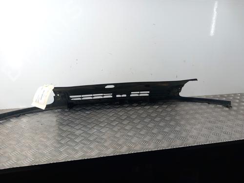 Used Grille Grille RENAULT CLIO II (BB_, CB_) 1.2 (BB0A, BB0F, BB10, BB1K, BB28, BB2D, BB2H, CB0A,... (58 hp) 31115946 31115946