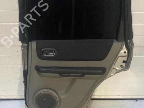 Used Right rear door NISSAN X-TRAIL I (T30) 2.2 dCi 4x4 (136 hp) 28747765